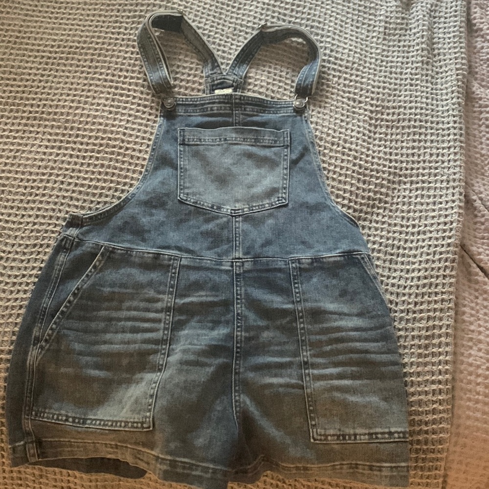 Aerie size medium overalls, only worn once